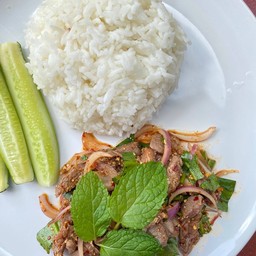 ข้าวน้ำตกเนื้อย่าง