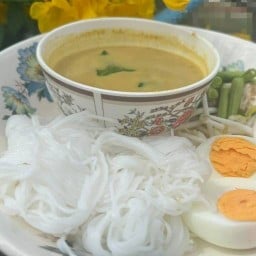 ข้าวราดแกงตักแยกกับตามสั่ง อาหารใต้