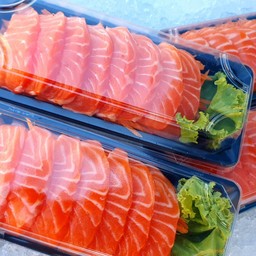 แซลมอนสดใหญ่