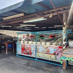 ข้าวแกงคุณสา  หมู่บ้านสัมมากร