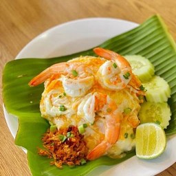 ข้าวผัดน้ำพริกกุ้งเสียบ ไข่ข้น