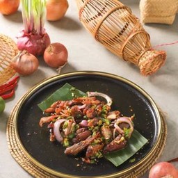 ยำคอหมูย่าง