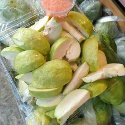 ผลไม้สดโปลี