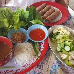 แหนมเนือง M