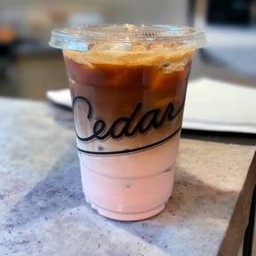 ICED STRAWBERRY LATTE