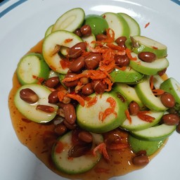 ยำมะม่วงน้ำปลาหวานกุ้งแห้ง-มะม่วงเบาใต้