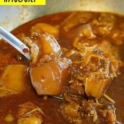 ร้านแกงเหนือจ้าวค่ะ ตลาดต้นไม้ชายคา