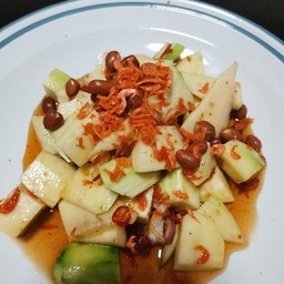 ยำมะม่วงน้ำปลาหวานกุ้งแห้ง-เดือนเก้า