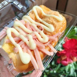 ขนมปังนึ่งแฮม&หมูหยองมายองเนส