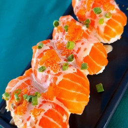 แซลมอนสลัดงาญี่ปุ่น