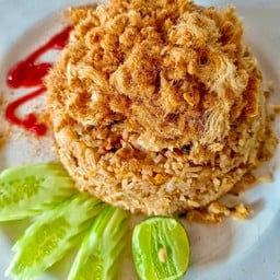 ข้าวผัดไข่โรยหมูหยอง
