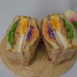 Me sandwich