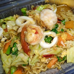 ผัดมาม่าทะเล