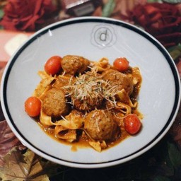 Mama s Recipe Pork Meatball Tomato Sauce Pasta