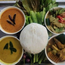 ขนมจีน Size M (สำหรับ 2-3 ท่าน)