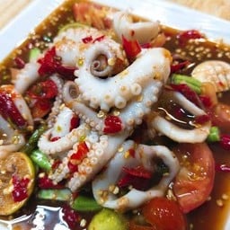 ยำหมึกสายน้ำปลาร้า