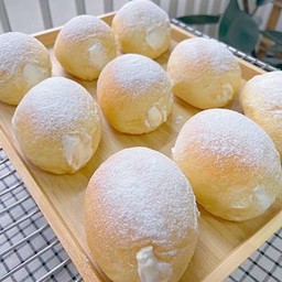 ขนมปังเนยสด ครีมนม