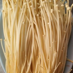 เห็ดเข็มทอง