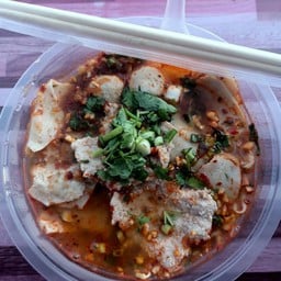 ก๋วยเตี๋ยวหมูต้มยำพี่หยา