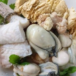 ข้าวต้ม ปลา ไข่ปลา หอยนางรม