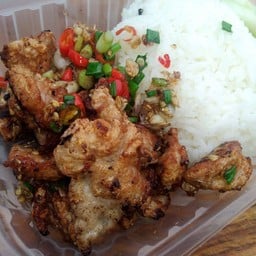 หมูชิ้นคั่วพริกเกลือ