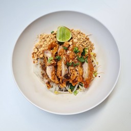 ก๋วยเตี๋ยวไก่ทอด