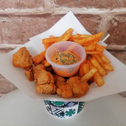 เฟรนช์ฟรายส์ + ไก่กรอบ