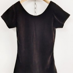 น้ำตาลดำ เสื้อกำมะหยี่S-M