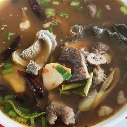 ต้มแซ่บเครื่องในเนื้อ