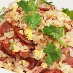 ข้าวผัดหมูกุนเชียง