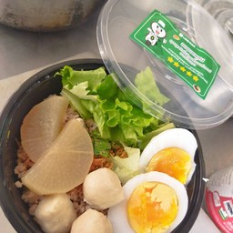 ก๋วยเตี๋ยวต้มยำน้ำข้นไข่มะตูมพร้อมทาน