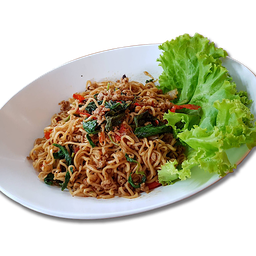 กะเพรามาม่าไก่ตุ๋น