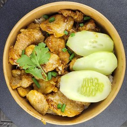 ข้าวหมูทอดกะเทียม..กินแล้วต้องไม่ต้องเจียมตัว