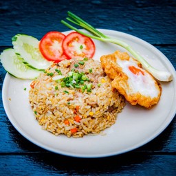 ข้าวผัดเนื้อริบอาย