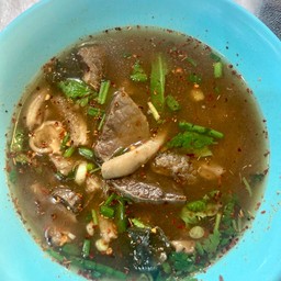 ต้มแซ่บเครื่องในเนื้อ