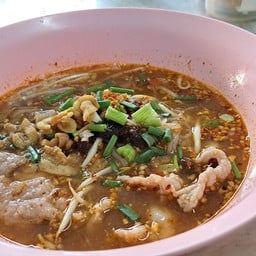 ก๋วยเตี๊ยวต้มยำหมูล้วน