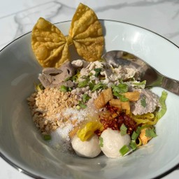 ก๋วยเตี๋ยวต้มยำแห้ง-หมู