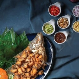 เมี่ยงปลากะพงทอด