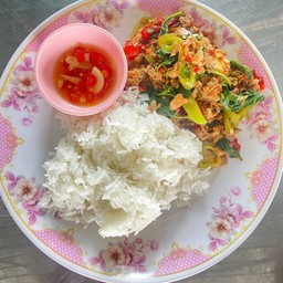 กระเพราเนื้อ