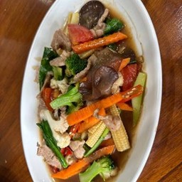 ผัดผักรวมมิตร