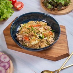 วุ้นเส้นผัดไข่ใส่หมู