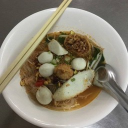 ต้มยำลูกชิ้นปลา(3*)