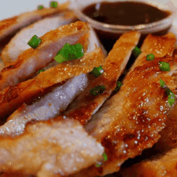 ร้านส้มตำ ตรงข้ามปากซอยหมู่บ้านกรุงไทย
