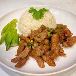 ข้าวหมูนุ่ม(หมูชิ้น)ผัดกระเทียม