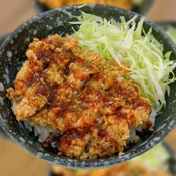 ข้าวไก่ทอดน้ำจิ้มไก่