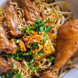 ก๋วยเตี๋ยวไก่มะระ แห้ง (รับผักดิบโปรดแจ้งนะคะ)