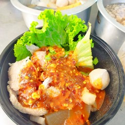 ก๋วยเตี๋ยวแห้งต้มยำ+น้ำดื่มสิงห์600 มล.