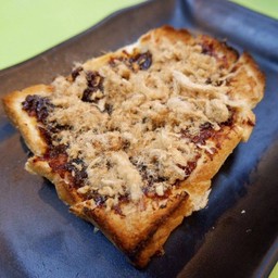 ขนมปังปิ้งพริกเผาหมูหยอง Toast with Chili Paste and Shredded Pork