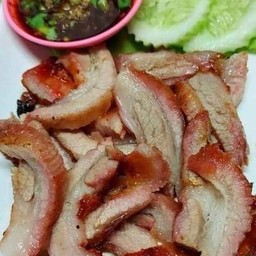 ยำคอหมูย่าง