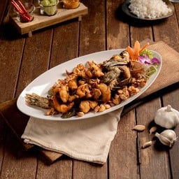 ปลาเก๋าทอดกระเทียม